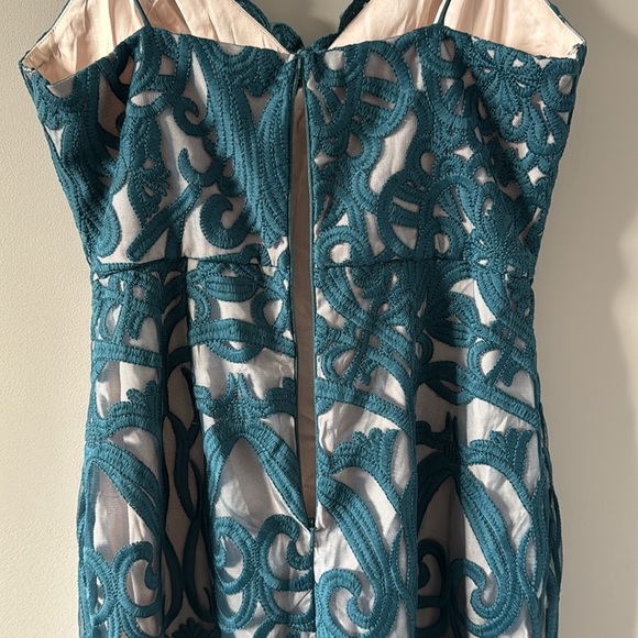 LULUS LACEY BODYCON MINI SPAGHETTI STRAP COCTAIL DRESS TEAL
AND NUDE SIZE SMALL - Picture 4 of 8